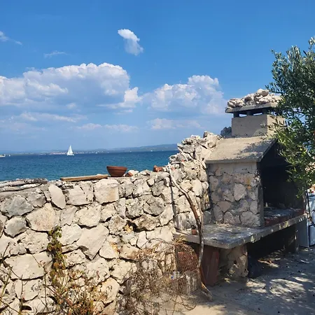 Robinzonski Turizam Gangaro * Island Gangaro