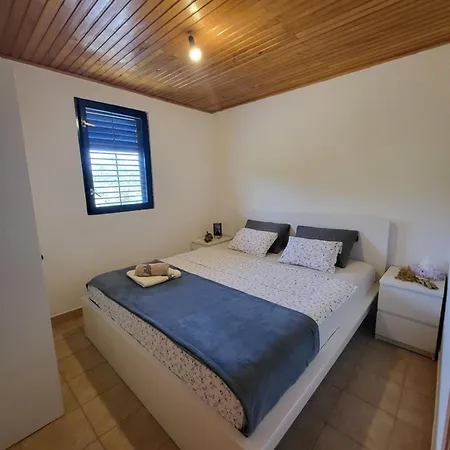Ferienhaus Robinsonski Turizam Gangaro *