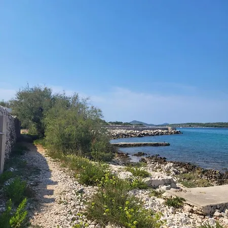 Ferienhaus Robinsonski Turizam Gangaro