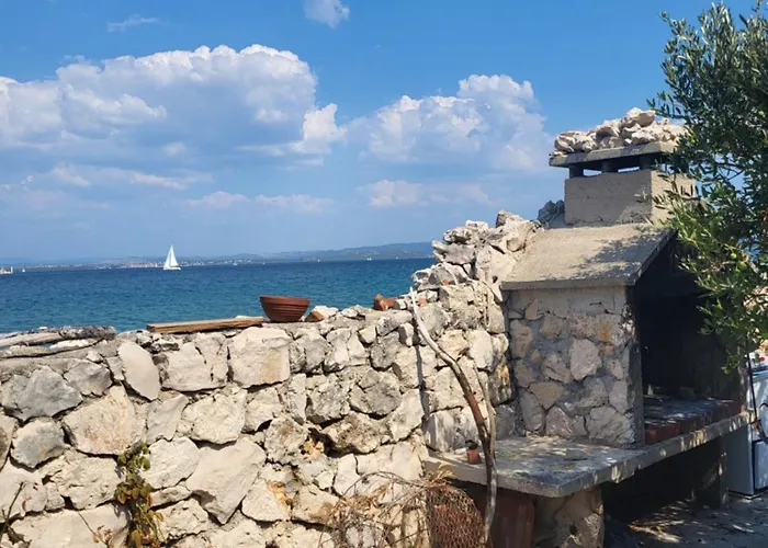 Robinzonski Turizam Gangaro * Island Gangaro