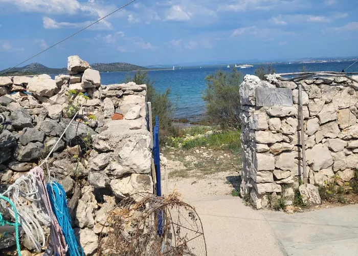 Robinzonski Turizam Gangaro 度假居 *